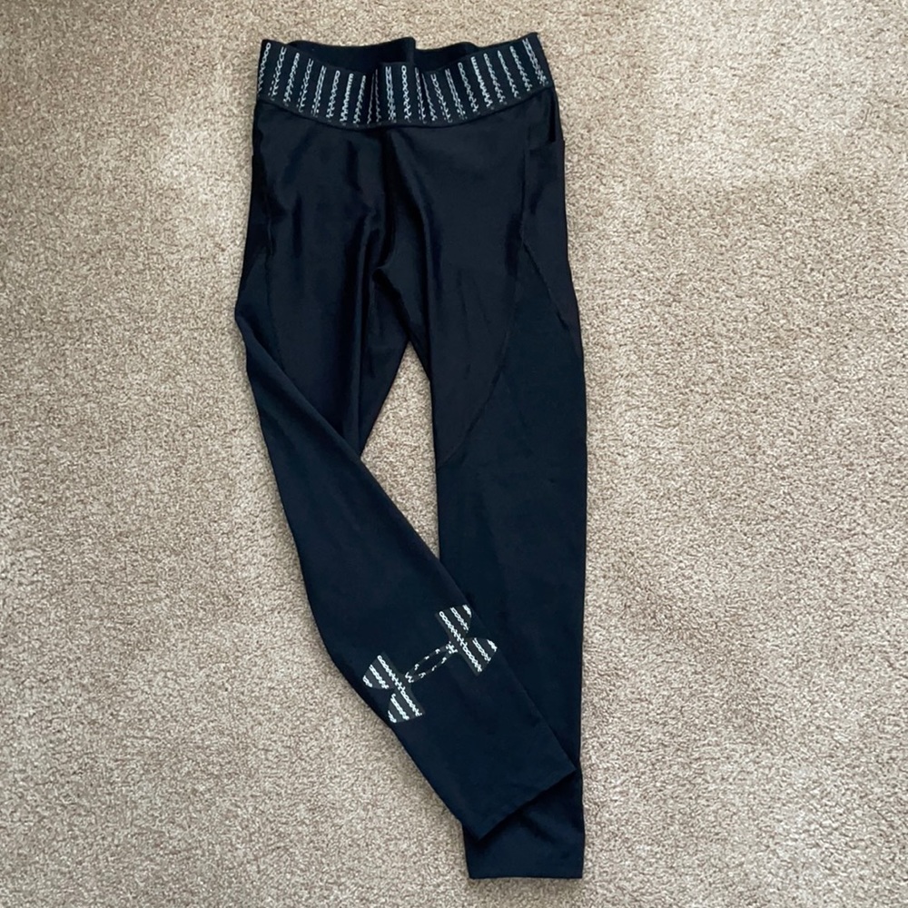 Under armor mid calf 7/8 legging.